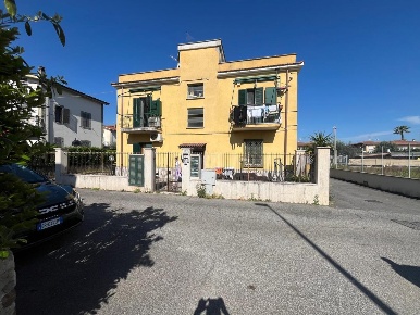 Foto Appartamento in Via Servilia, Roma Anagnina di 40 m² con 1 locali