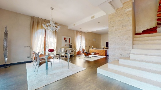 Foto Villa unifamiliare a Viareggio Città Giardino di 275 m² con 10 locali