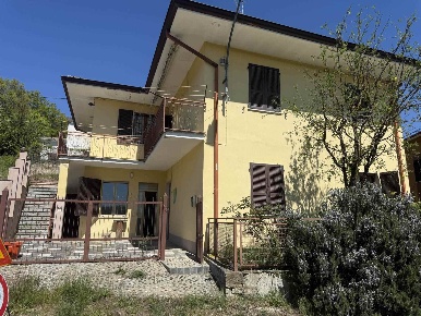 Foto Villa unifamiliare in Via Matteotti 1, Alta Val Tidone di 200 m²