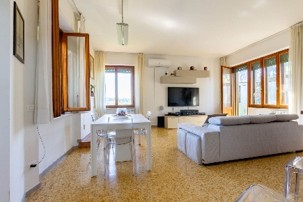 Foto Appartamento a Siena Fuori Porta Pispini di 123 m² con 4 locali