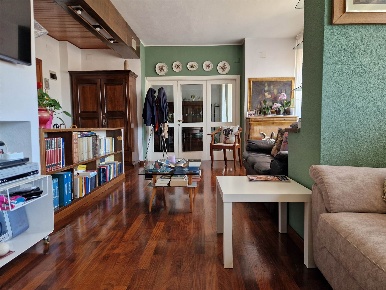 Foto Appartamento a Cecina Cecina Centro di 223 m² con 12 locali in vendita