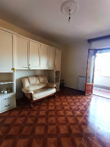 Foto Appartamento a Poggibonsi Centro di 89 m² con 3 locali in vendita