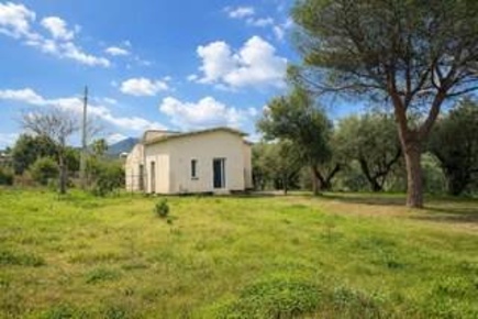 Foto Villa unifamiliare a Portoferraio di 140 m² con 6 locali in vendita