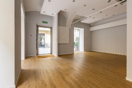 Foto Negozio a Poggibonsi Centro di 261 m² in vendita
