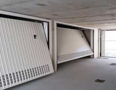 Foto Garage in VIA MICHELANGELO, Desenzano del Garda Desenzano Centro