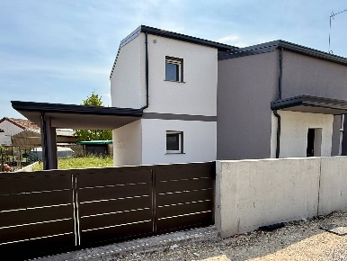 Foto Villa unifamiliare a Ronchi dei Legionari di 184 m² con 6 locali