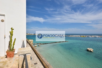 Foto Appartamento in via Scupoli 28, Otranto Centro di 108 m² con 4 locali