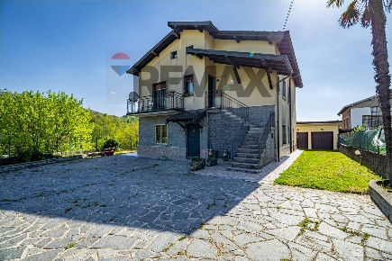 Foto Appartamento in Via Avanzini 4, Brenta di 110 m² con 3 locali