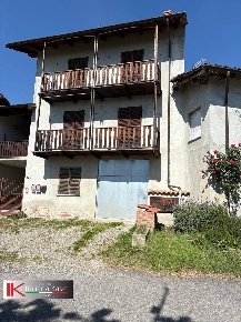 Foto Case semi ndipendenti in piazza mon signor ossola, Barone Canavese