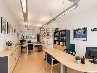 Foto Ufficio a Trento di 65 m² con 1 locali in vendita