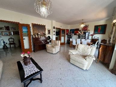 Foto Appartamento in VIA CASETTA 1, Vasto di 144 m² con 5 locali in vendita