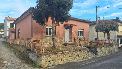 Foto Villa unifamiliare in VIA EUROPA 41, Civitella in Val di Chiana