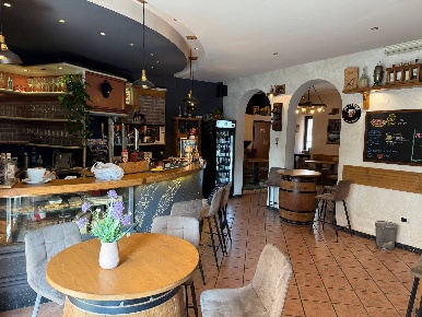 Foto Bar a Verona Centro Storico di 110 m² con 2 locali in vendita