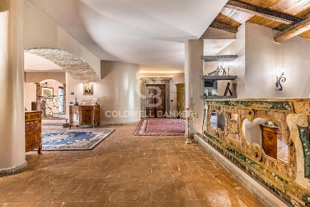 Foto Villa unifamiliare in strada Cassia sud, Viterbo di 494 m² in vendita