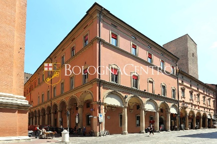 Foto Appartamento in Via Altabella, Bologna Centro Storico di 74 m²