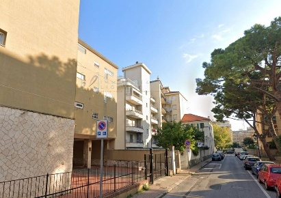 Foto Posti auto in via savona, Albenga Centro di 20 m² con 1 locali