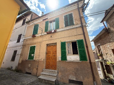Foto Appartamento in VIA NAZZARIO SAURO 30, Fabriano Centro di 85 m²