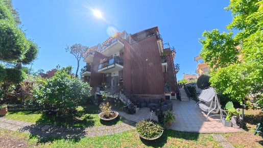 Foto Appartamento in Via Gravina Di Puglia, Roma Torre Gaia di 165 m²