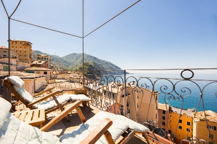 Foto Appartamento in Via Mazzini 71, Camogli Centro di 110 m² con 3 locali