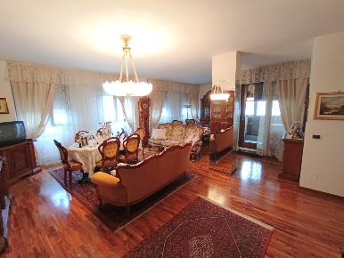 Foto Appartamento in Via Cavarzere Piazza Vittorio Emanuele II 00, Centro
