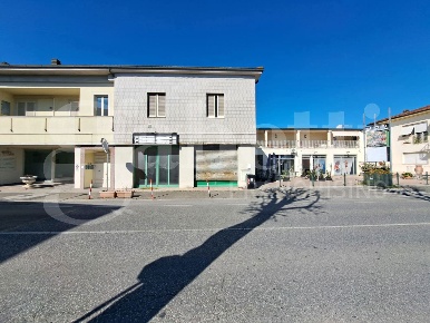 Foto Laboratorio a Ponsacco Centro di 271 m² con 2 locali in vendita