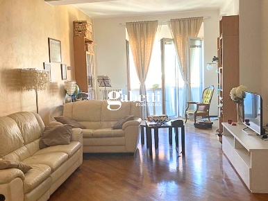 Foto Appartamento a Rimini Centro Storico di 145 m² con 7 locali in vendita