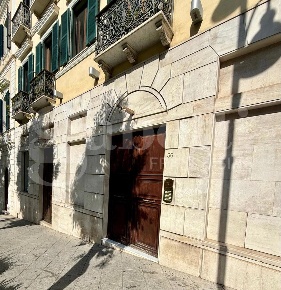 Foto Appartamento in Viale Regina Margherita 36, Cagliari Marina di 95 m²