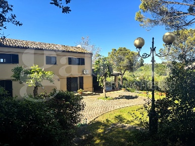 Foto Villa singola in Contrada VALLE PELILLA 8, Pianella di 300 m²