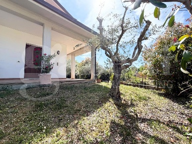 Foto Villa unifamiliare in Strada SAN MARTINO 1E062, Perugia di 220 m²