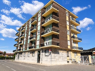 Foto Appartamento in San Bernardo, Pianezza Centro di 94 m² con 4 locali