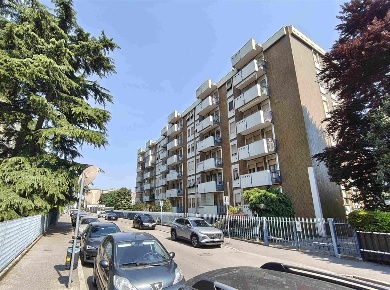 Foto Appartamento in Via Don Minzoni, Monza Triante di 140 m² con 5 locali