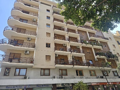 Foto Ufficio in Via Dante 28, Palermo Politeama - Ruggiero Settimo di 90 m²