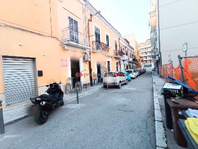 Foto Negozio a Foggia Via della Repubblica - Piazza San Francesco di 63 m²