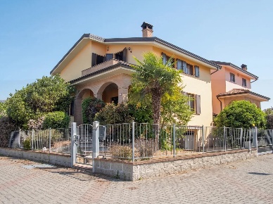 Foto Villa singola in Via Egidio Marulli 51, Piacenza Verza di 170 m²