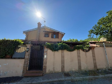 Foto Villa bifamiliare in Monte Fumaiolo, Trevignano Romano Carpineto