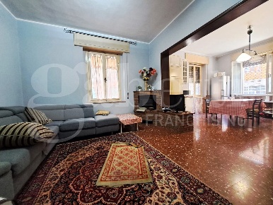 Foto Appartamento a Pontedera Centro di 100 m² con 5 locali in vendita