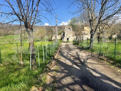 Foto Rustico in Via Cupa snc, Pratella Centro di 140 m² con 6 locali