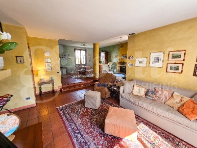 Foto Villa unifamiliare in Via Salvemini 33, Collebeato Centro di 230 m²