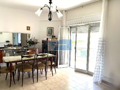 Foto Appartamento in Via San Giovanni 8, Melilli Centro con 4 locali
