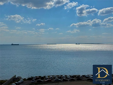 Foto Appartamento in Via Crispi, Taranto Borgo di 80 m² con 2 locali