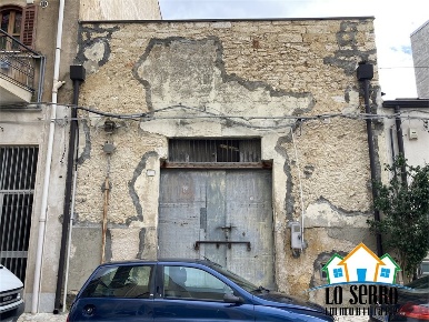 Foto Magazzino a Alcamo Semicentro di 122 m² con 2 locali in vendita