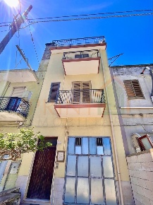 Foto Casa indipendente in Via Castellana 110, Conversano di 210 m²