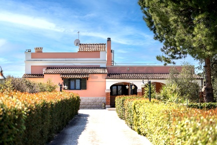 Foto Villa unifamiliare in Via Crosta 9, Bisceglie di 200 m² con 5 locali