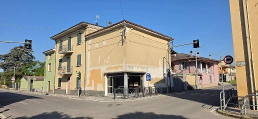 Foto Appartamento in Via Martiri Della Liberta, Gambara Centro di 387 m²