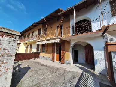 Foto Casa indipendente in Via Vittorio Veneto 5, Prarolo di 75 m²