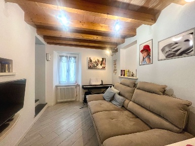 Foto Appartamento a Massa Mirteto di 101 m² con 5 locali in vendita