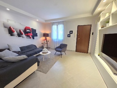 Foto Villa a schiera a Cascina Centro di 140 m² con 6 locali in vendita