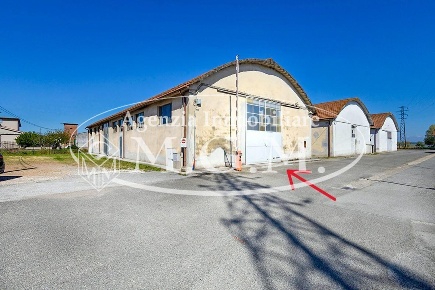 Foto Capannone industriale a Ponsacco Centro di 416 m² con 4 locali