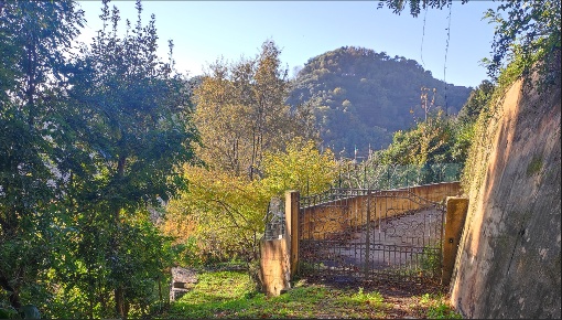 Foto Casa indipendente a Pietrasanta di 80 m² con 4 locali in vendita