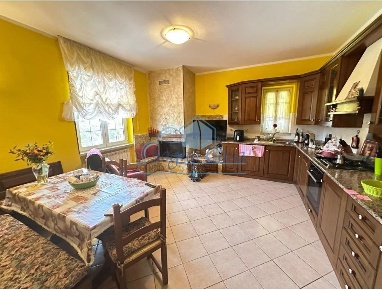Foto Villa bifamiliare a Luni Ortonovo di 100 m² con 4 locali in vendita